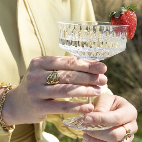 Flora ring