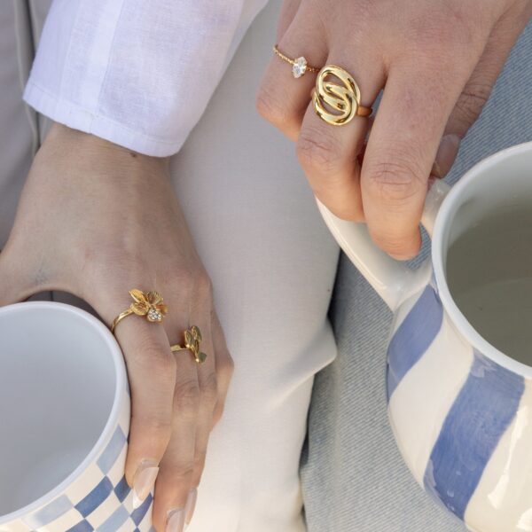 Lilly ring