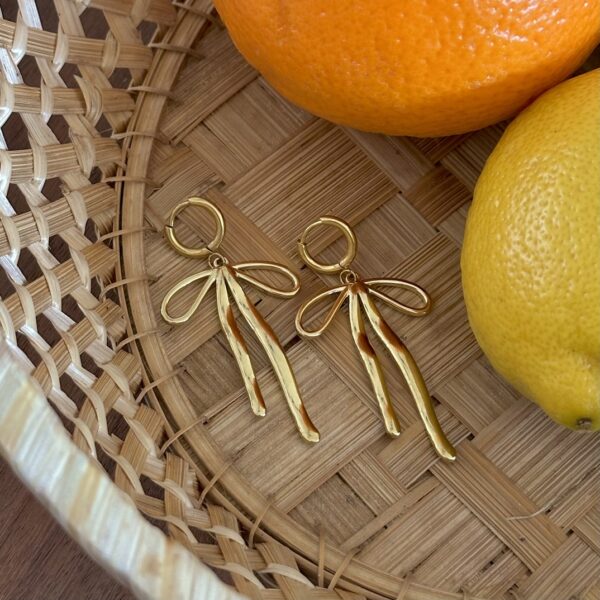 Bow earrings