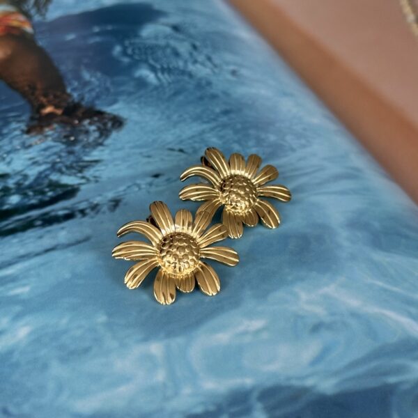 Flowerbomb earrings